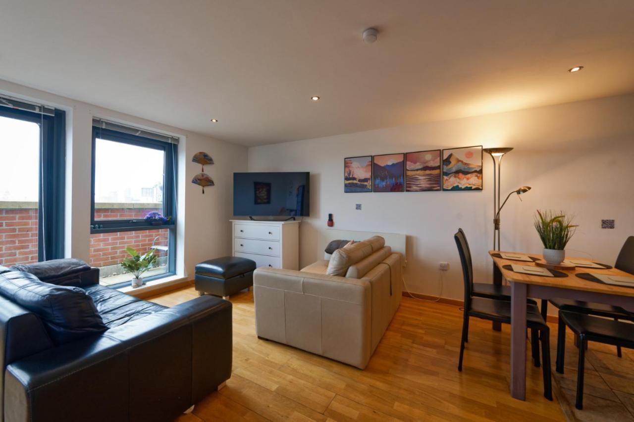 Sidemersey Livings- Convenient 1-Bedroom Flat With A View, Central Liverpool Exterior photo