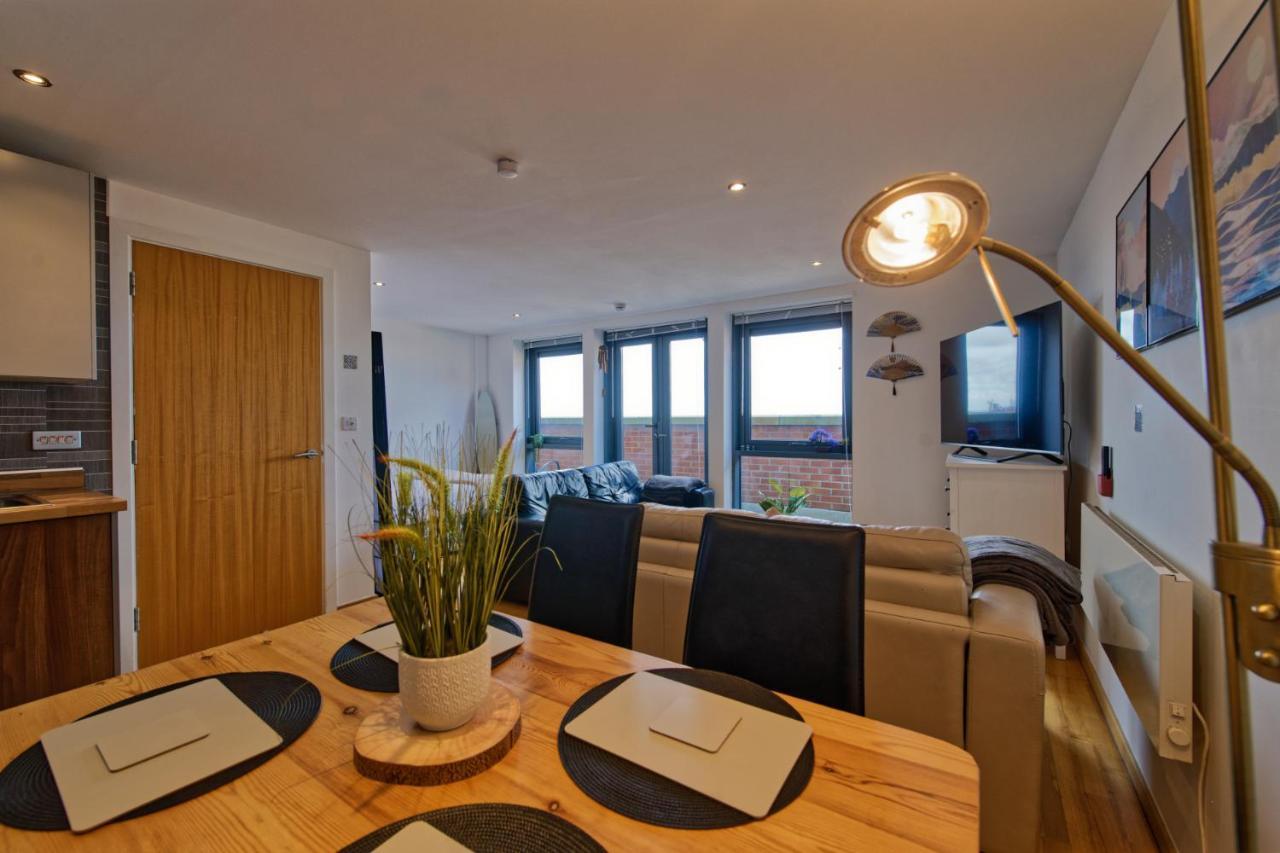 Sidemersey Livings- Convenient 1-Bedroom Flat With A View, Central Liverpool Exterior photo