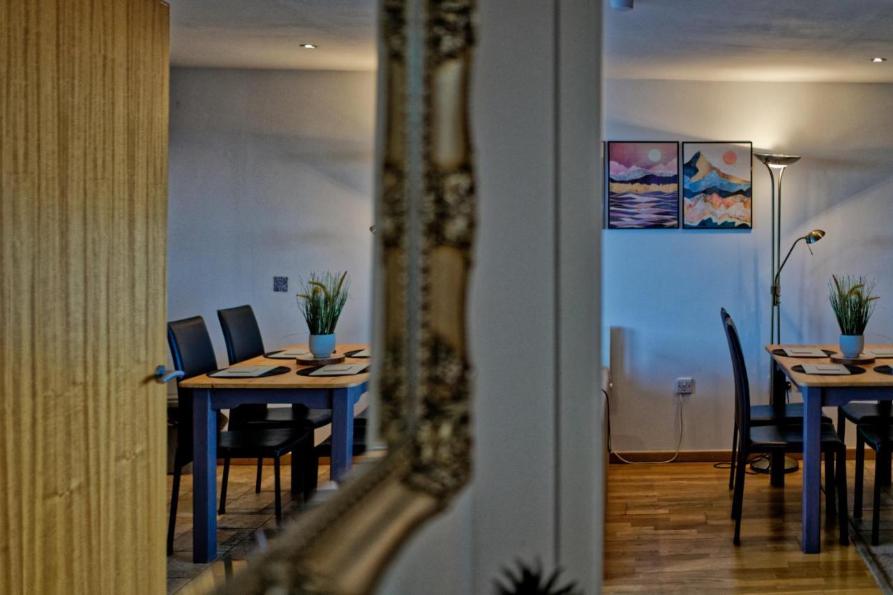 Sidemersey Livings- Convenient 1-Bedroom Flat With A View, Central Liverpool Exterior photo